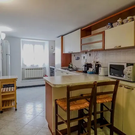 Mainetta Sea View With Ac شقة فيرناتْسا